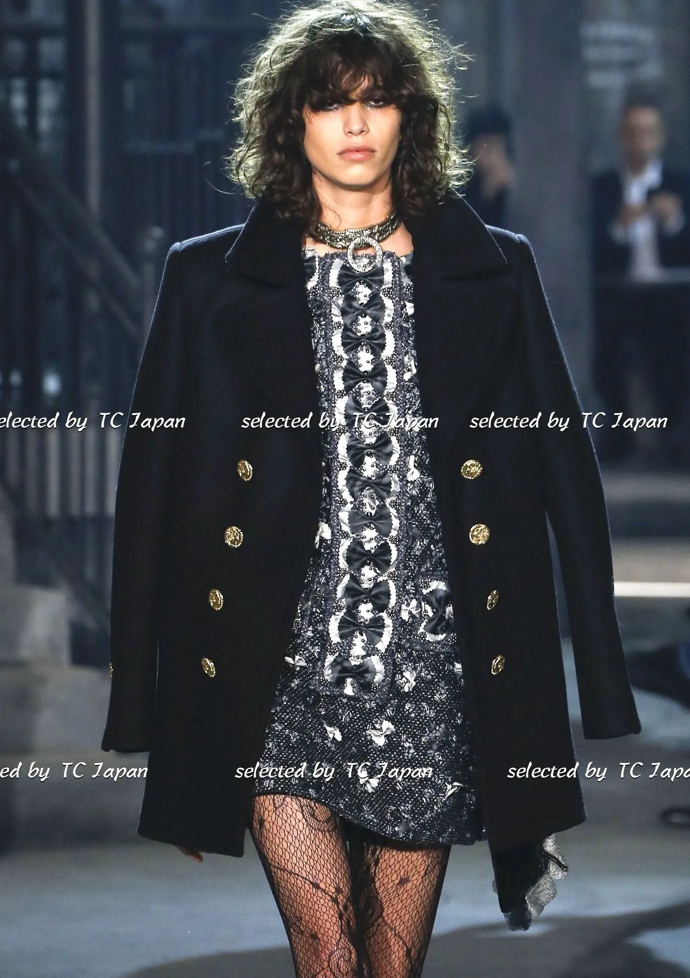 CHANEL 16PF Black Cashmere Gold Logo Button Double Coat 42 44 シャネル ブラック カシミア ゴールド ロゴ ボタン ダブル ピーコート 即発